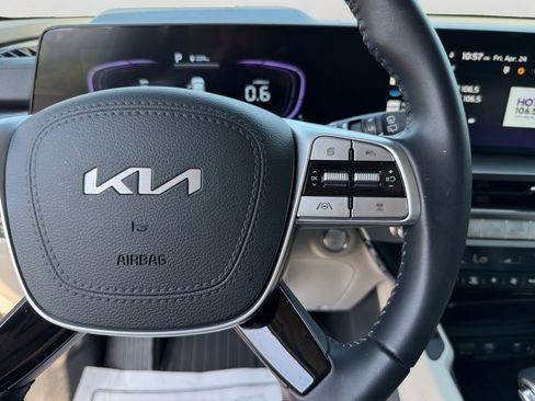 Used 2025 Kia Telluride S FWD image 20