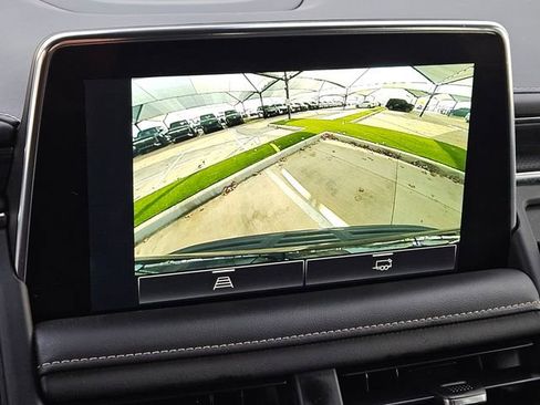 Used 2022 GMC Yukon XL SLT image 17