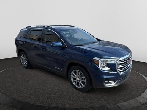 Used 2022 GMC Terrain SLT image 1