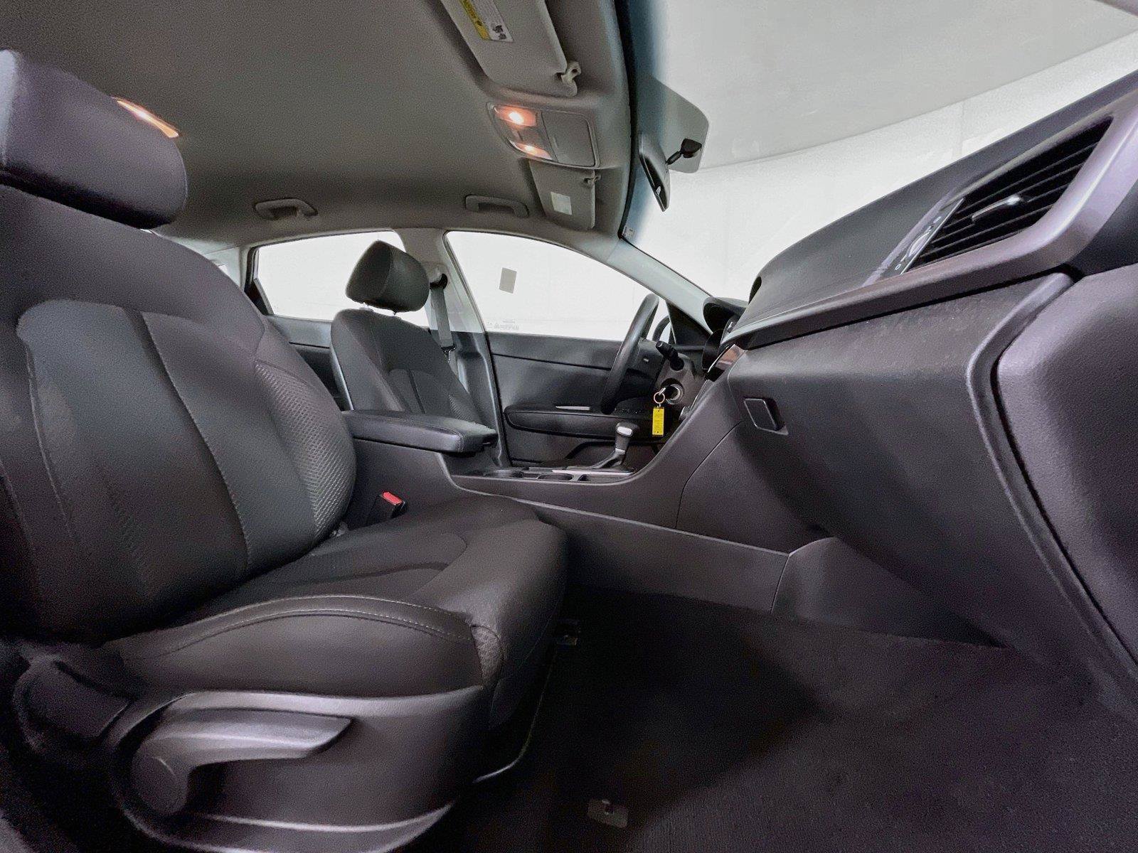 Used 2017 Kia Optima LX FWD image 25
