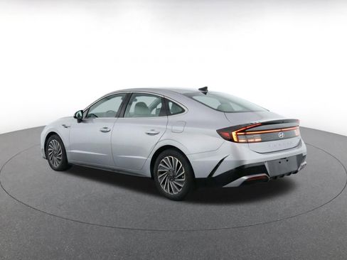 Used 2025 Hyundai Sonata SEL FWD image 6