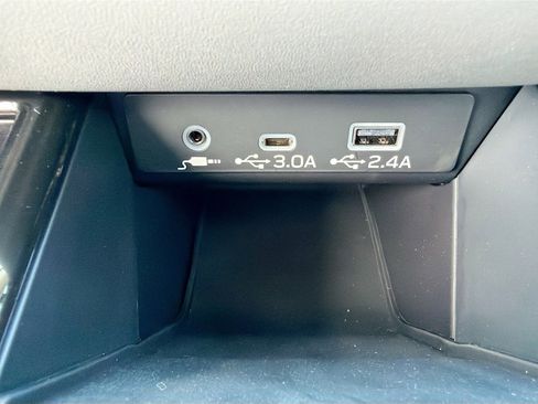 Certified 2025 Subaru Outback Premium image 31