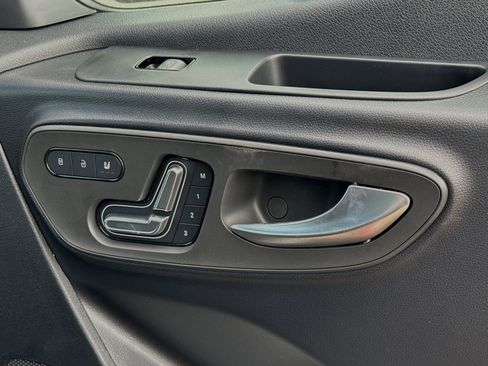 Used 2024 Mercedes-Benz Sprinter 2500 image 19