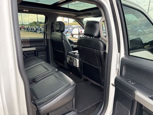Used 2017 Ford F250 Lariat w/ Lariat Ultimate Package AWD/4WD image 12