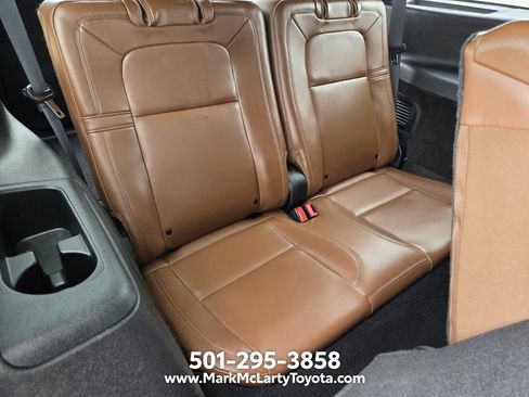 Used 2022 Lincoln Aviator Reserve w/ Equipment Group 201A AWD/4WD image 16
