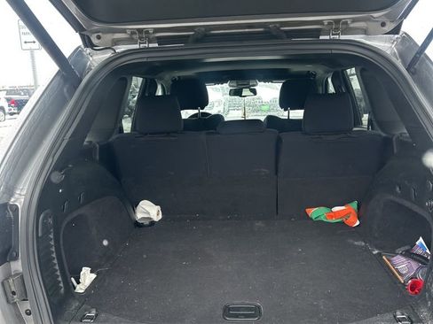 Used 2016 Jeep Grand Cherokee Laredo 75th Anniversary image 10