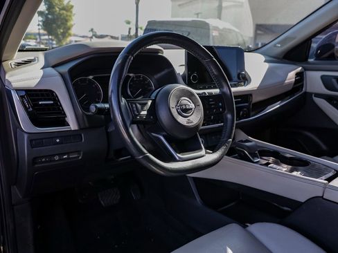 Used 2023 Nissan Rogue SL w/ SL Premium Package image 16