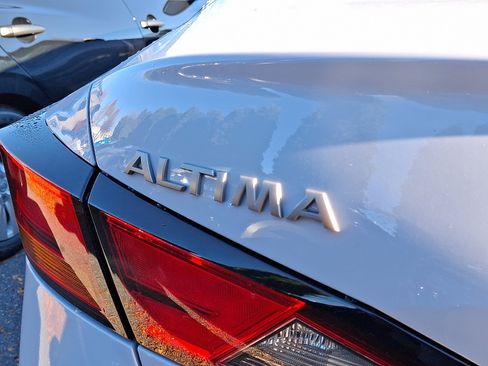 New 2025 Nissan Altima 2.5 SR w/ SR Premium Package image 5