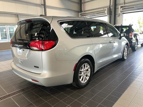 Used 2023 Chrysler Voyager LX FWD image 18