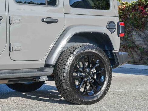 Used 2023 Jeep Wrangler Sahara image 12