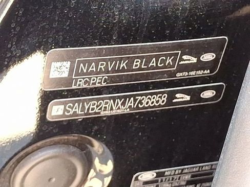 Used 2018 Land Rover Range Rover Velar S image 33