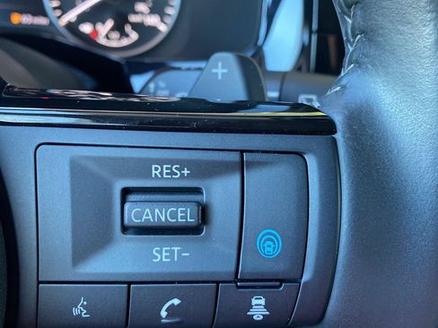 Certified 2025 Nissan Pathfinder SL FWD image 43