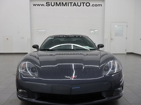 Used 2010 Chevrolet Corvette Coupe w/ 1LT RWD image 18