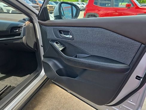 Used 2023 Nissan Rogue SV AWD/4WD image 69