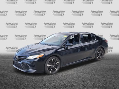 Used 2019 Toyota Camry XSE FWD image 5