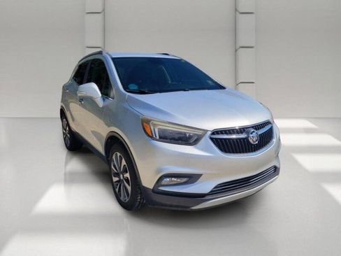 Used 2018 Buick Encore Essence FWD image 3