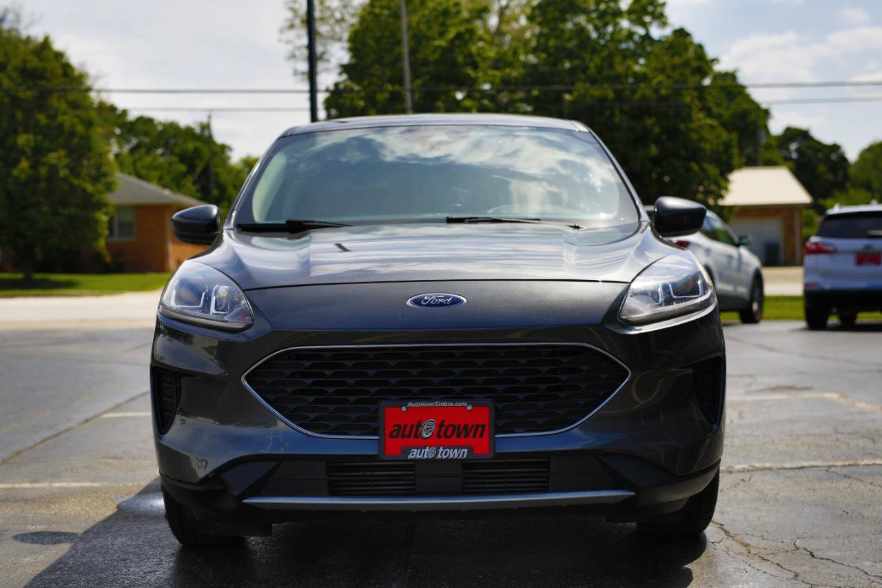 Used 2020 Ford Escape SE FWD image 2