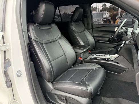 Used 2023 Ford Explorer ST w/ Equipment Group 401A AWD/4WD image 33