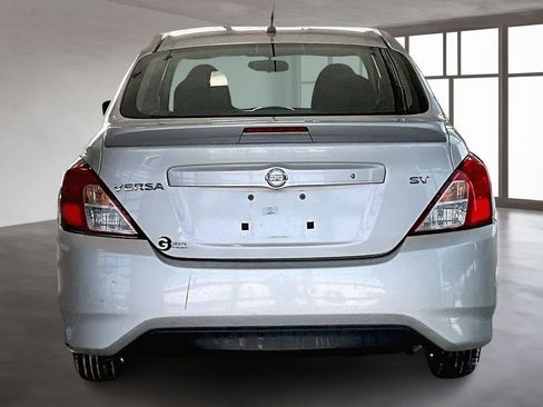 Used 2017 Nissan Versa SV image 5