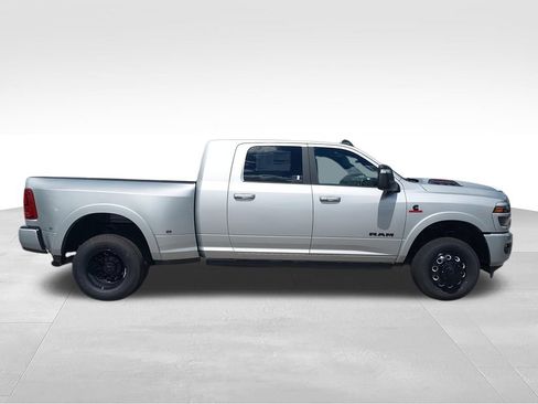 New 2026 RAM 3500 Limited AWD/4WD image 9