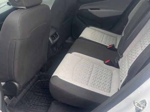 Used 2023 Chevrolet Equinox LS w/ LS Convenience Package image 9