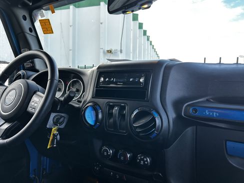 Used 2015 Jeep Wrangler Sport image 14