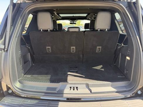 Used 2024 Ford Expedition Platinum AWD/4WD image 18
