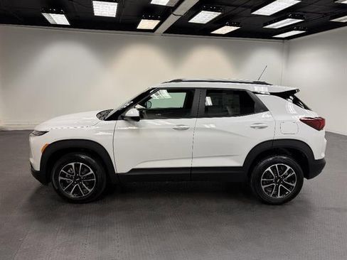 New 2026 Chevrolet TrailBlazer LT AWD/4WD image 2