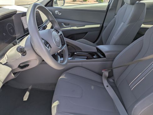 Used 2024 Hyundai Elantra SEL FWD image 24