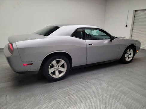 Used 2014 Dodge Challenger SXT image 10