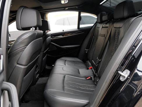 Used 2023 BMW M550i xDrive w/ Executive Package AWD/4WD image 52