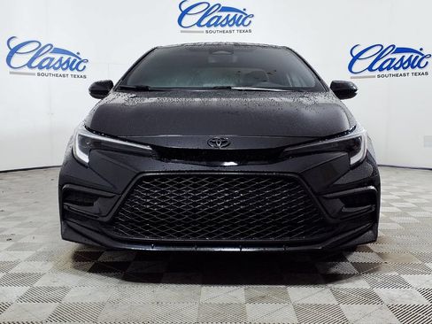 Used 2023 Toyota Corolla SE FWD image 3