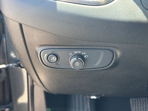 Used 2020 Chevrolet Equinox LS w/ LPO, Cargo Package AWD/4WD image 15