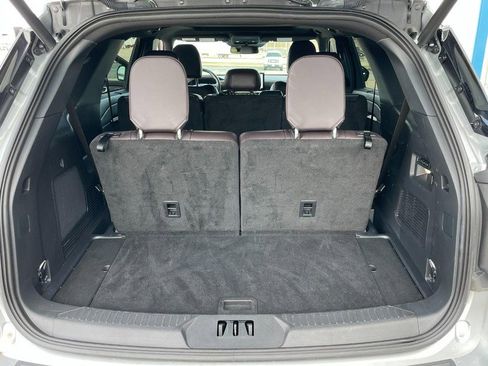 Used 2025 Ford Explorer Platinum image 12