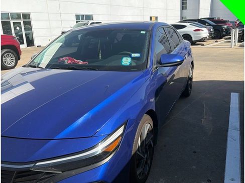 Used 2024 Hyundai Elantra SEL w/ Convenience Package FWD image 2