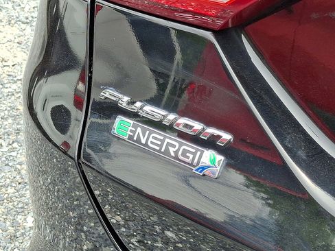 Used 2017 Ford Fusion Energi SE image 29