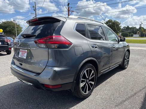 Used 2018 Nissan Rogue SL w/ Premium Package image 4