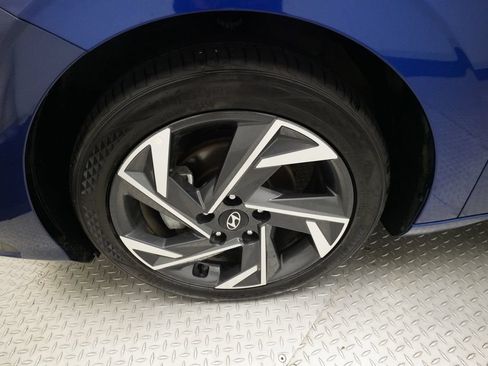 Used 2024 Hyundai Elantra Limited FWD image 25