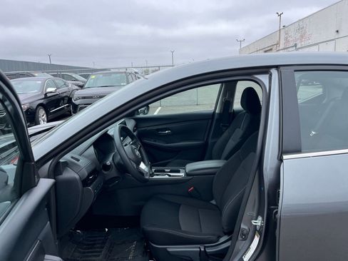 Used 2025 Nissan Sentra SV FWD image 25
