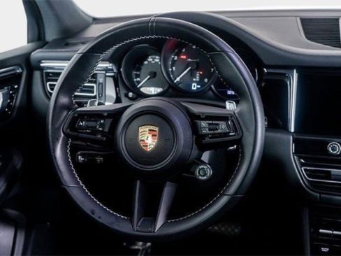 Used 2025 Porsche Macan Turbo AWD/4WD image 36