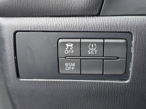 Used 2016 MAZDA MAZDA3 i Grand Touring image 24