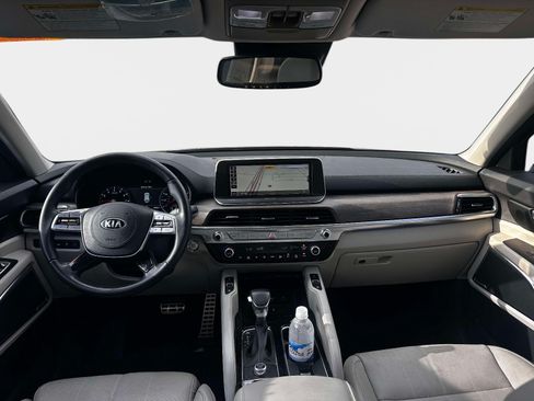 Used 2020 Kia Telluride SX w/ Towing Package FWD image 10