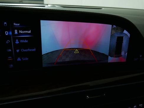 Used 2022 Cadillac Escalade Sport Platinum w/ LPO, ONYX Package image 28