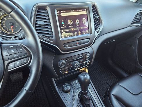 Used 2021 Jeep Cherokee Trailhawk w/ Sun, Sound & Nav Group image 19