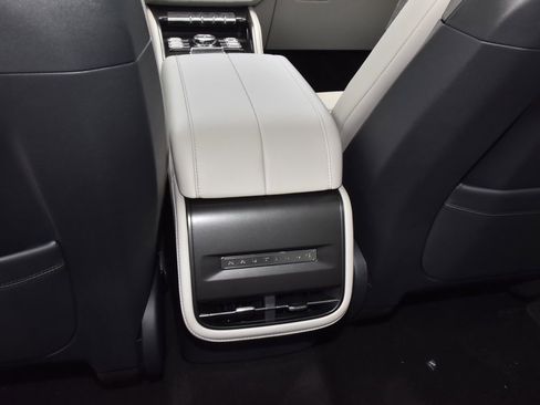New 2026 Lincoln Nautilus Premier AWD/4WD image 18