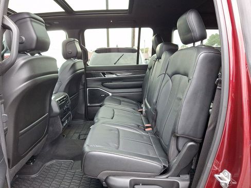 Used 2022 Jeep Wagoneer Series II w/ Premium Group I image 11