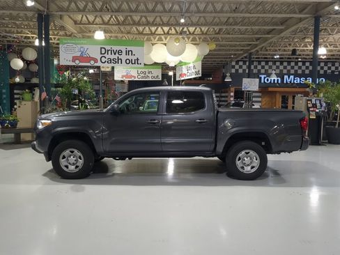 Used 2023 Toyota Tacoma SR AWD/4WD image 11