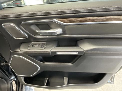 Used 2019 RAM 1500 Laramie image 9