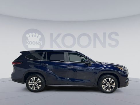 Used 2024 Toyota Highlander XLE image 5
