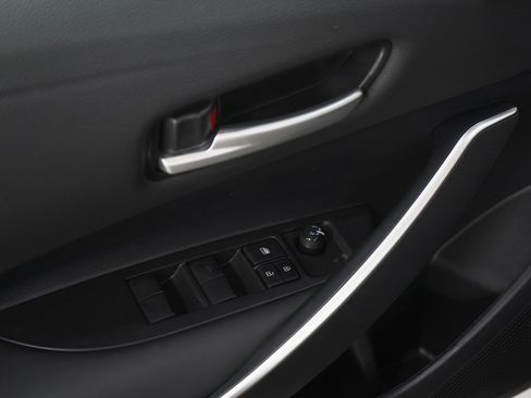 Used 2024 Toyota Corolla SE w/ SE Package image 19